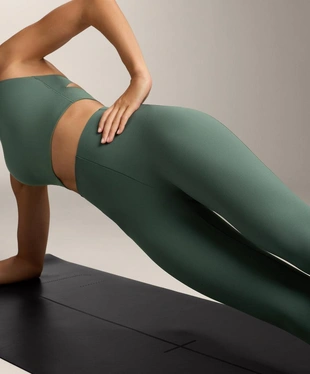 Леггинсы с высокой посадкой и утяжкой в области талии до щиколотки- Заказать в России