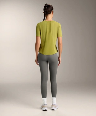 Футболка с коротким рукавом из технического материала- Заказать в России