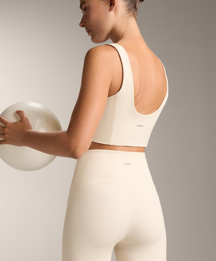 Топ в стиле вафельного переплетения с v-образным вырезом