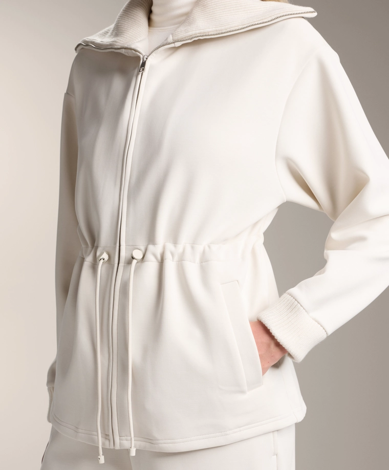 Длинный пальто из микромодала с регулируемой талией и трикотажным воротником