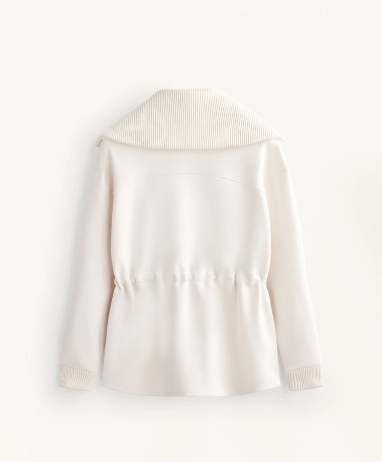 Длинный пальто из микромодала с регулируемой талией и трикотажным воротником