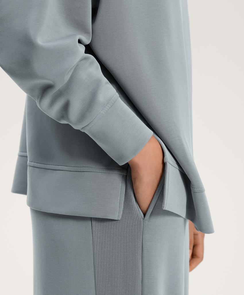 Длинный свитшот с высоким воротником из мягкого модального материала