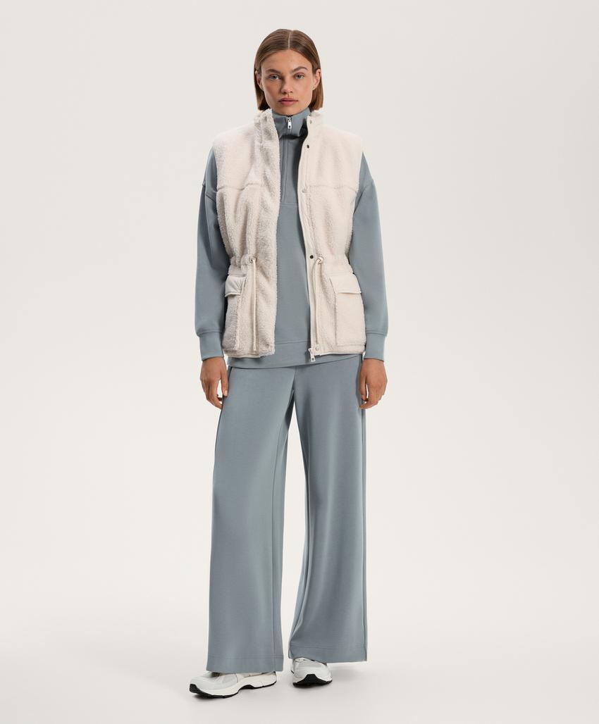 Длинный свитшот с высоким воротником из мягкого модального материала