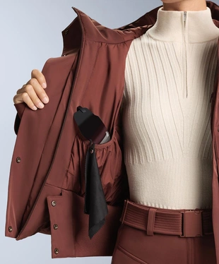 PRIMALOFT® FEEL THE PERFORMANCE TM SKI WATERPROOF JACKET WITH POCKETS- Заказать в России