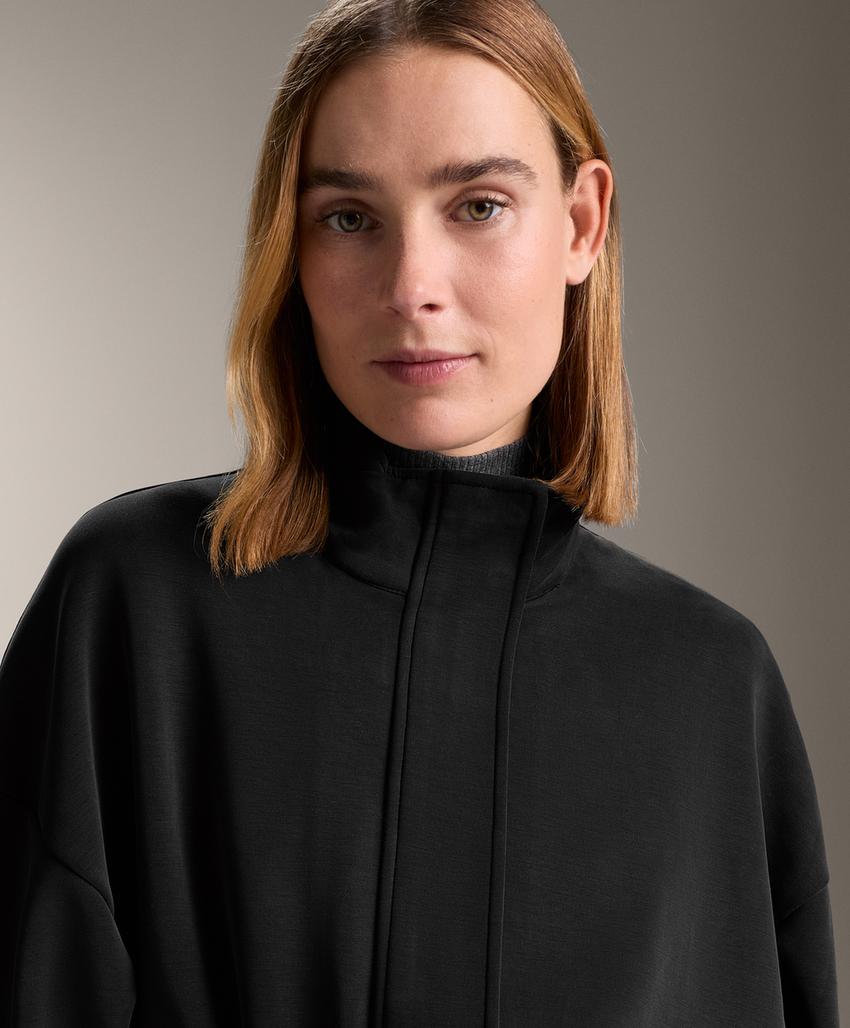 Длинный плащ на запах из мягкого модала