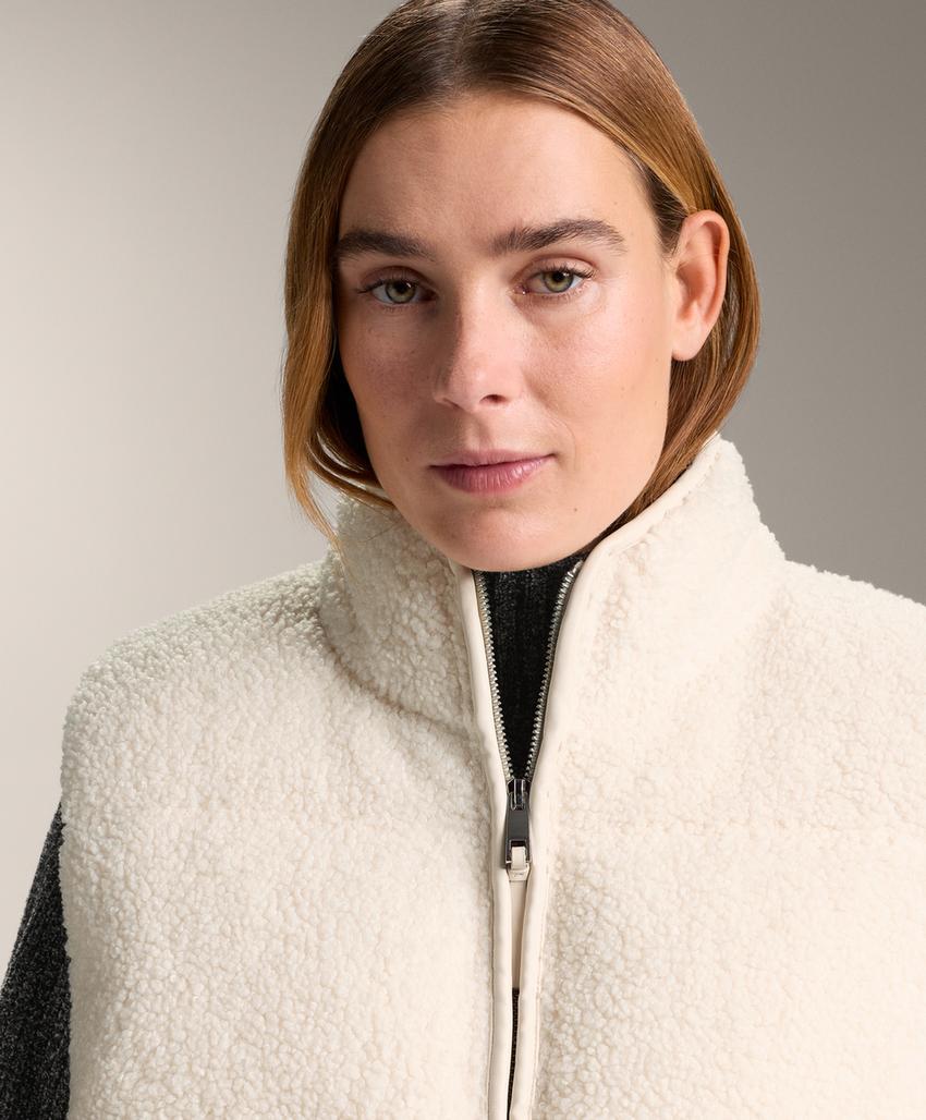 Стежковый жилет из искусственного меха