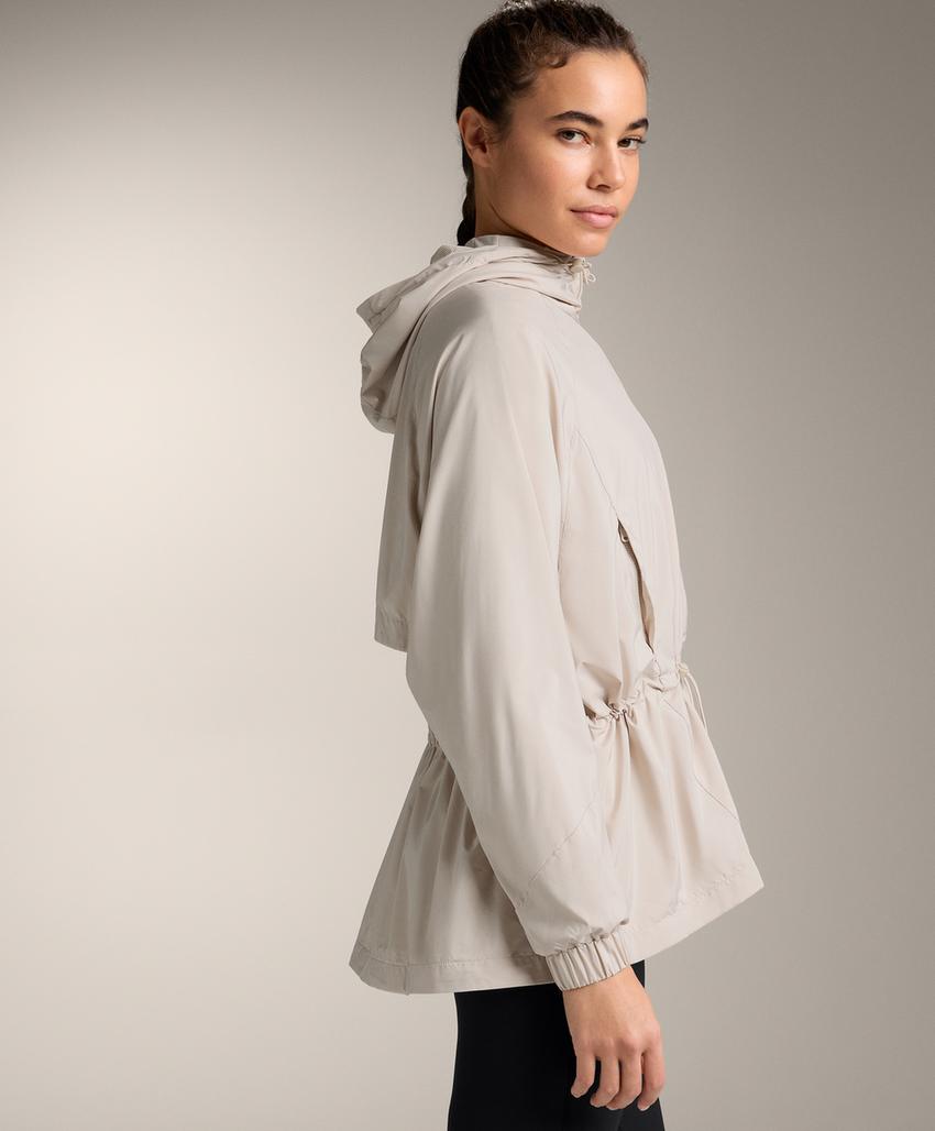 Длинный ветровик с водоотталкивающей пропиткой