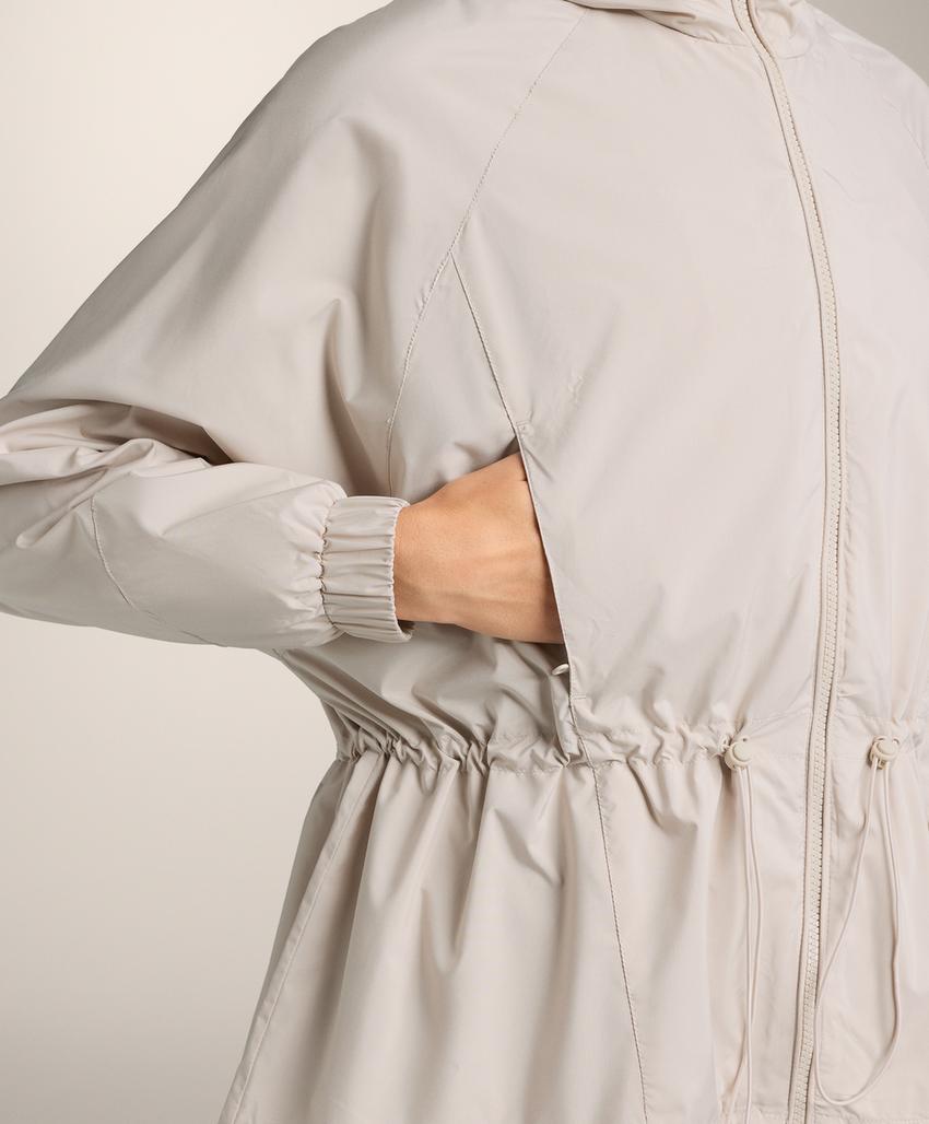 Длинный ветровик с водоотталкивающей пропиткой