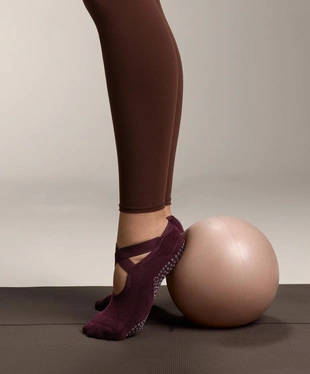 2 PAIRS OF PADDED COTTON BLEND YOGA AND PILATES SOCKS WITH CROSSOVER STRAPS- Заказать в России