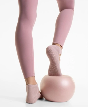 2 PAIRS OF COTTON-BLEND YOGA AND PILATES SOCKS WITH CROSSED STRAPS- Заказать в России