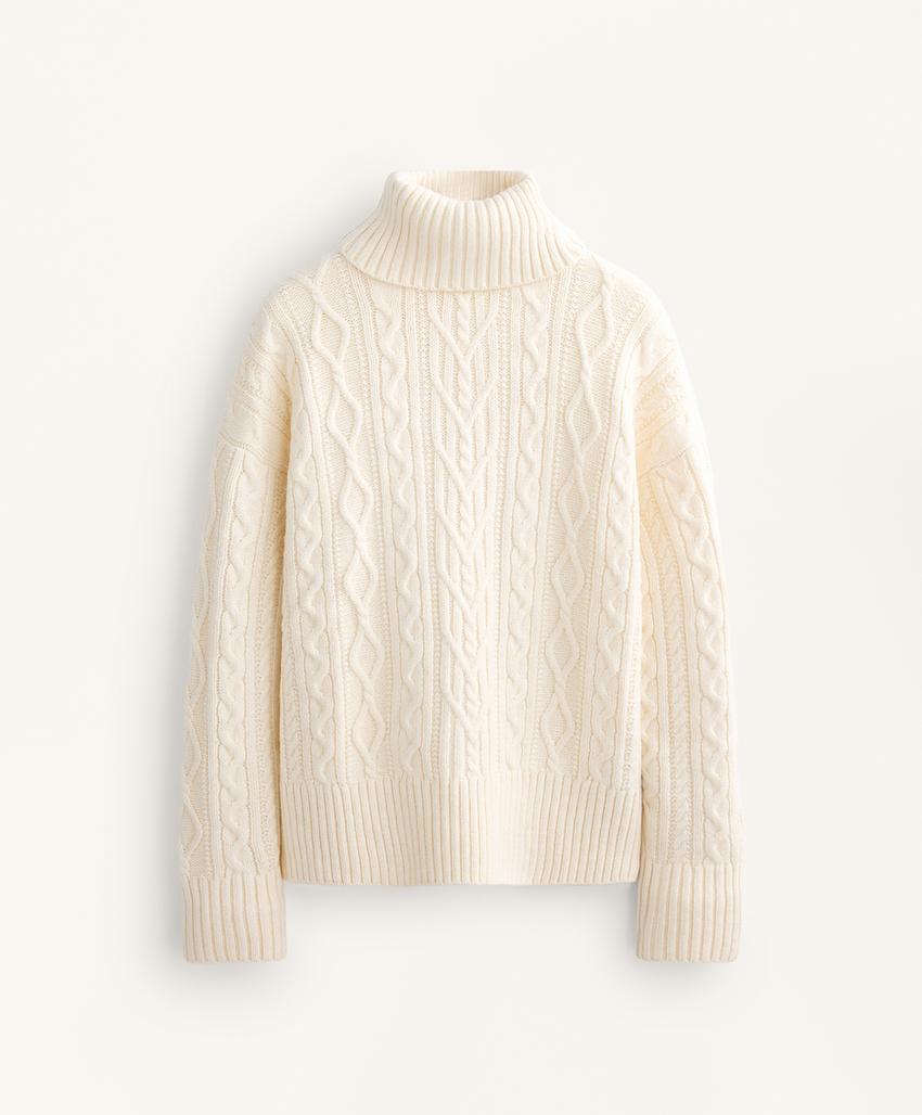 Джемпер косой вязки с высоким воротником