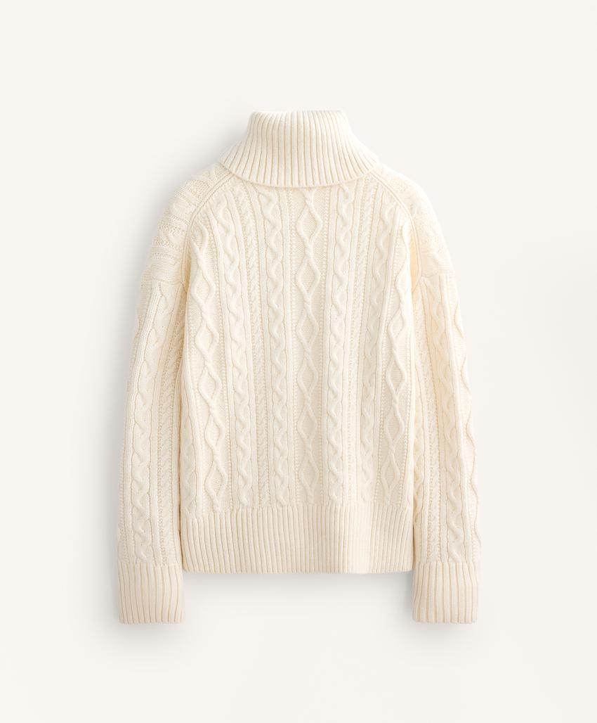 Джемпер косой вязки с высоким воротником