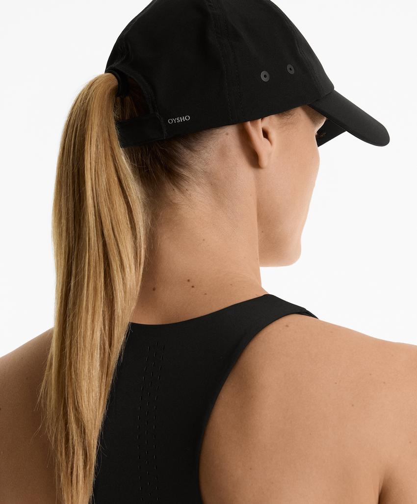 Бейсболка с логотипом спортивная