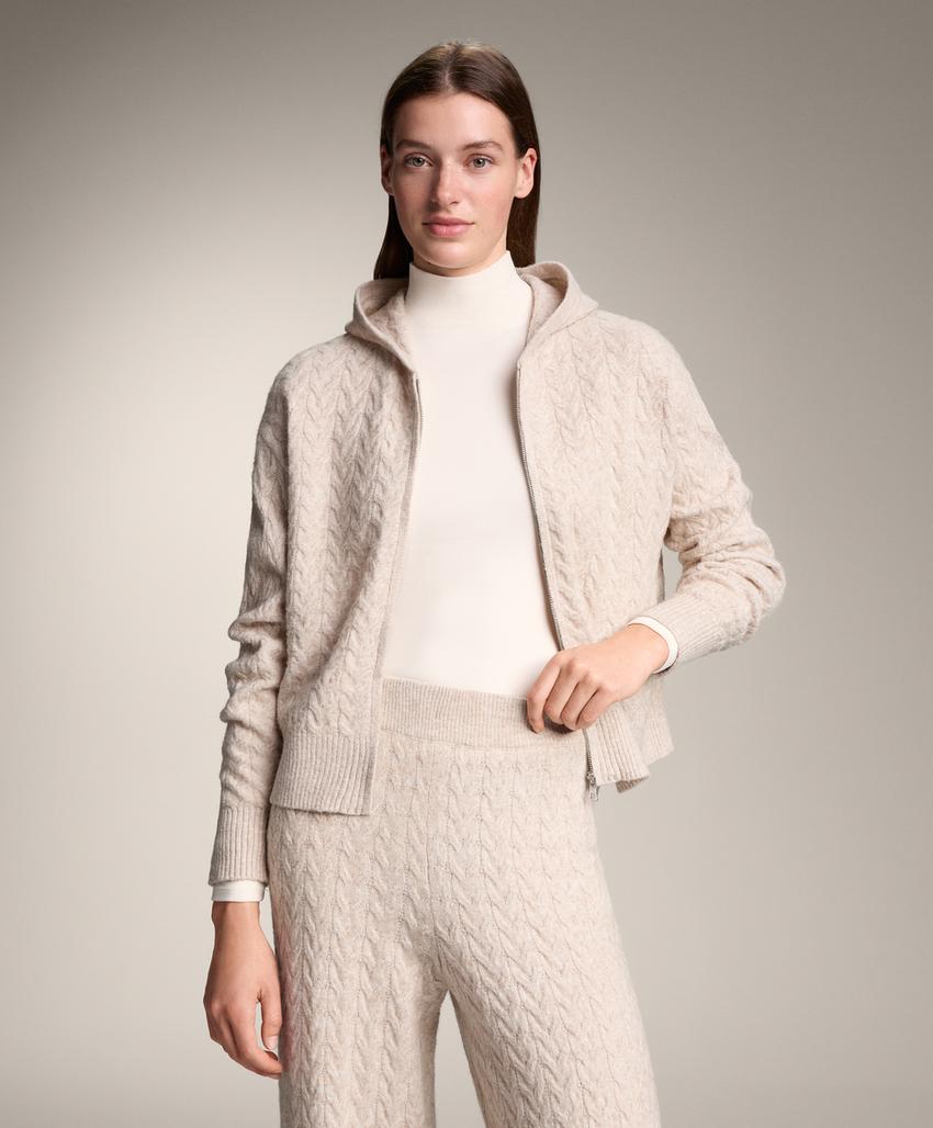 Куртка-джемпер с капюшоном и кабельным узором