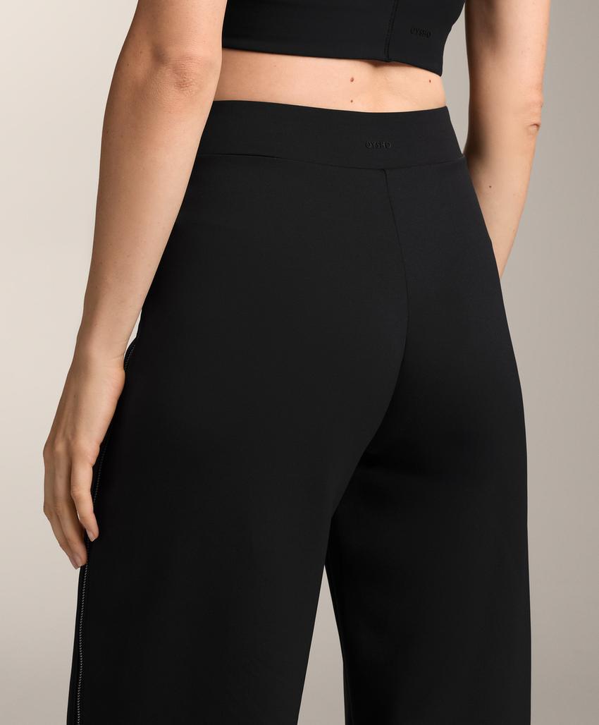 Брюки с высокой посадкой полноразмерные с эффектом неопрена и молнией