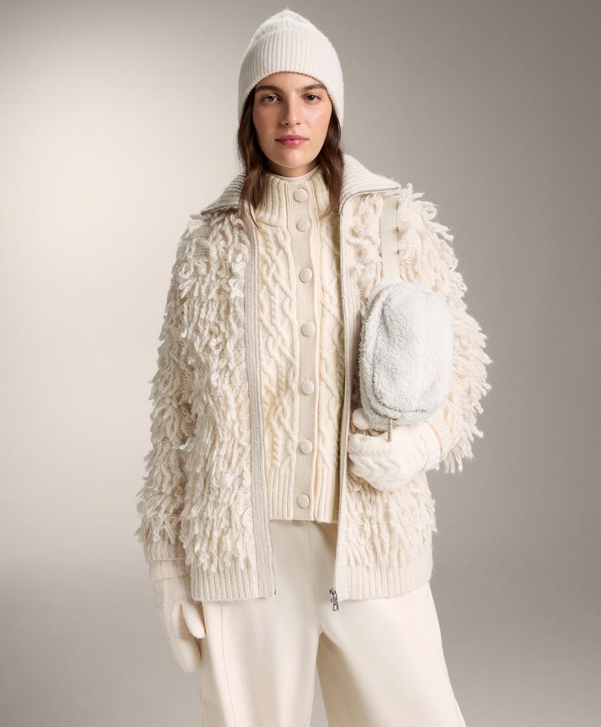 Вязаная куртка-бомбер с пуговицами