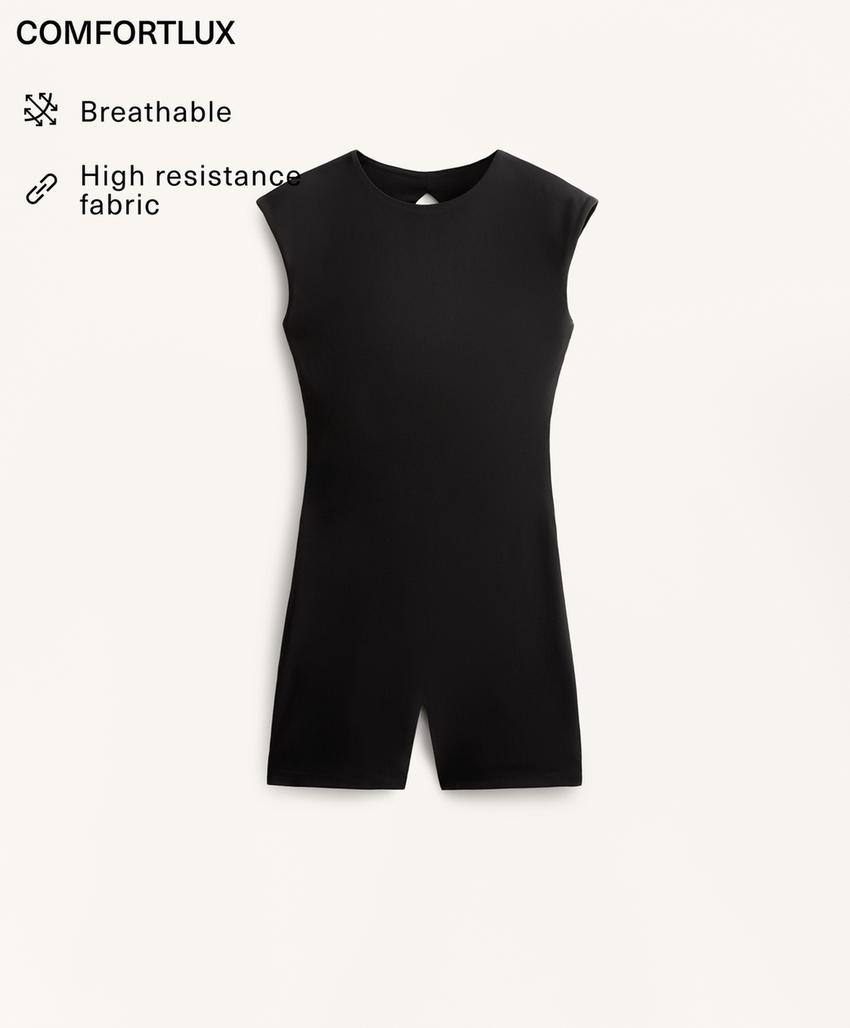 Комфортный комбинезон с открытой спиной из ткани comfortlux