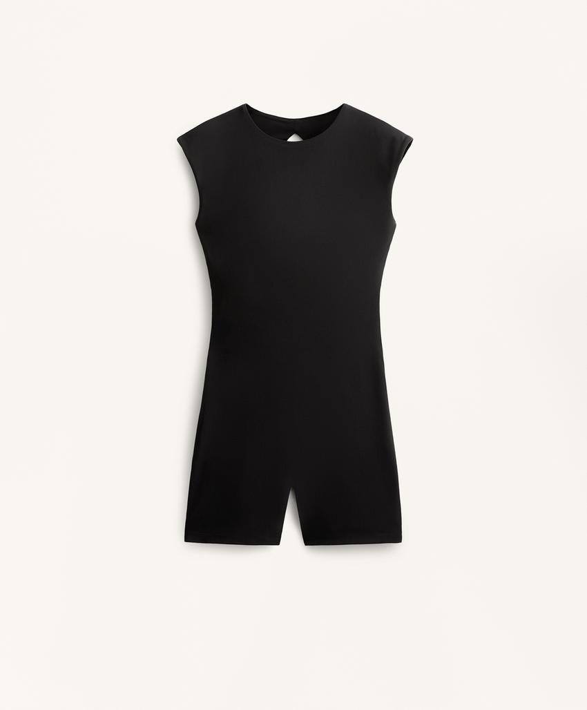 Комфортный комбинезон с открытой спиной из ткани comfortlux