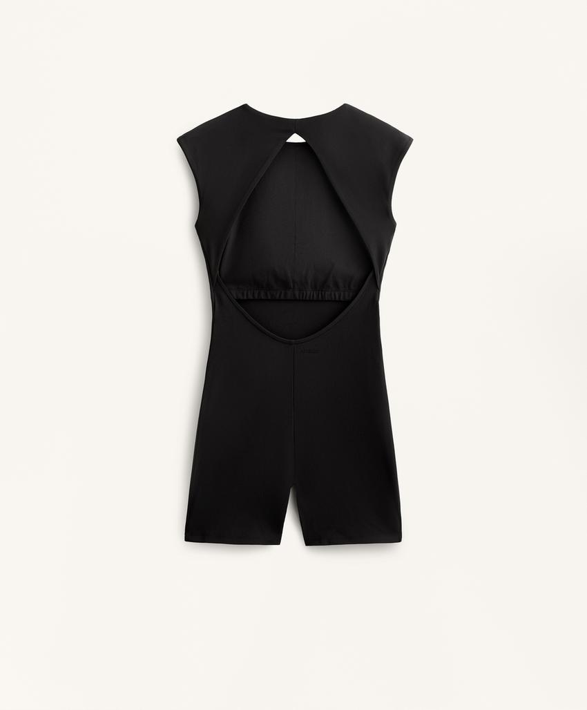 Комфортный комбинезон с открытой спиной из ткани comfortlux