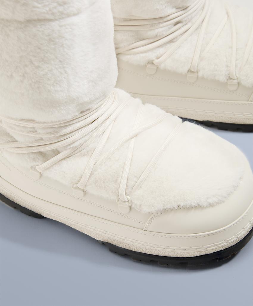 Фирменные ботинки на шнуровке из технического искусственного меха