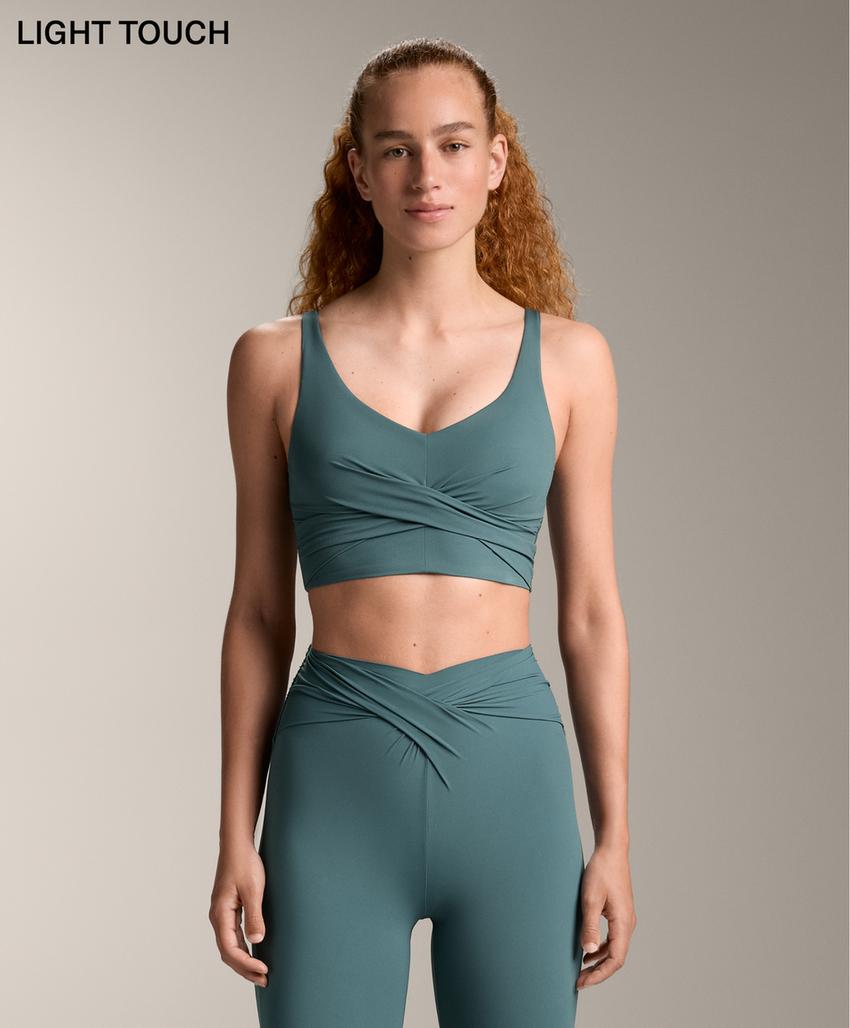 Топ с перекрещивающимися лямками light touch