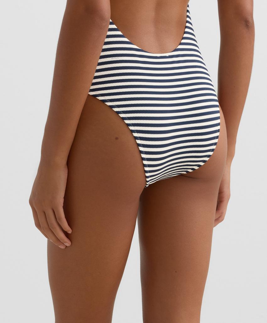 Купальник с завязками в полоску