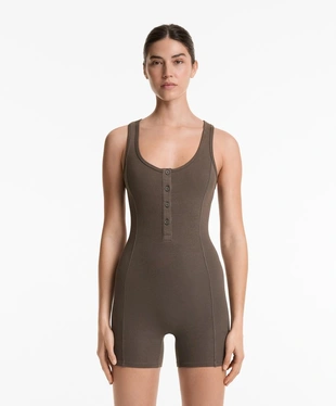 Шорт-комбинезон из хлопкового микса с тяжелой рифленой тканью- Заказать в России