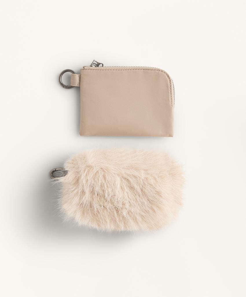 Два кошелька с подвесным ремешком