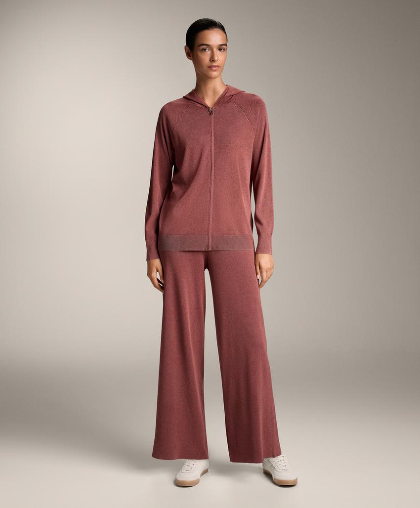 Брюки прямого кроя из мягкого трикотажа