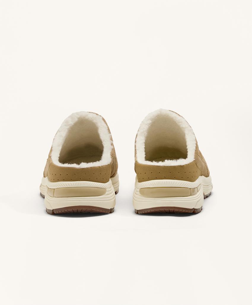 Беззащипные кроссовки в стиле бега