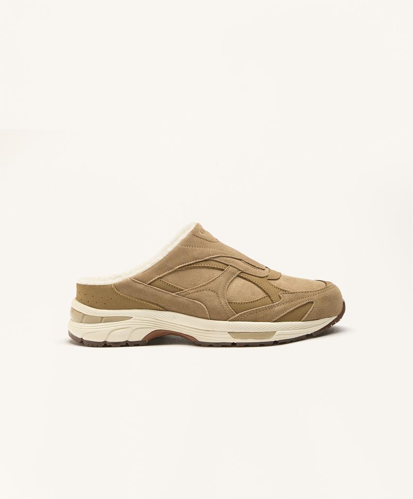 Беззащипные кроссовки в стиле бега