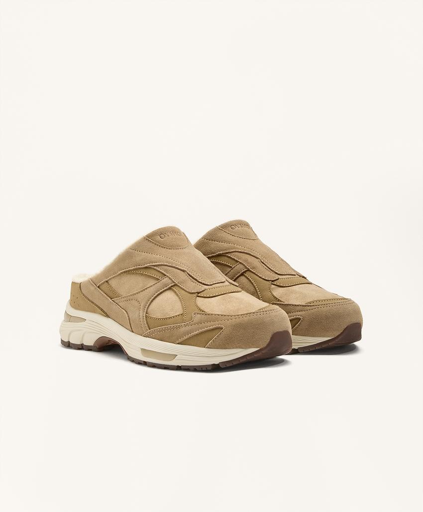 Беззащипные кроссовки в стиле бега