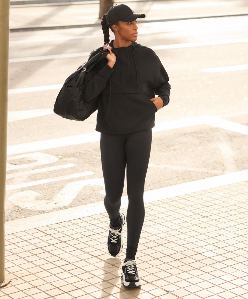 Толстовка на молнии из мягкого модала