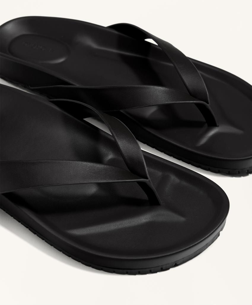 Sandália rasa tiras