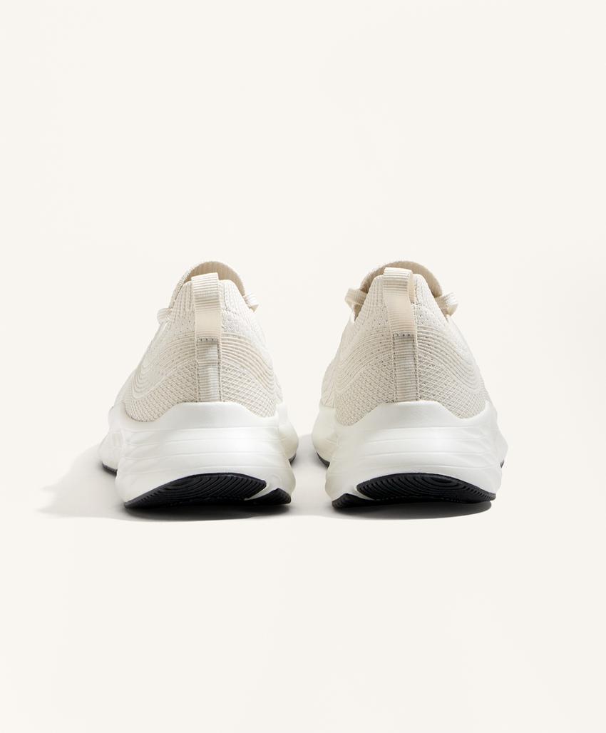 Универсальные кроссовки для повседневной носки и прогулок