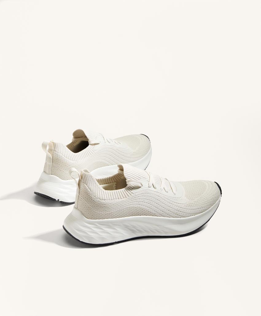 Универсальные кроссовки для повседневной носки и прогулок