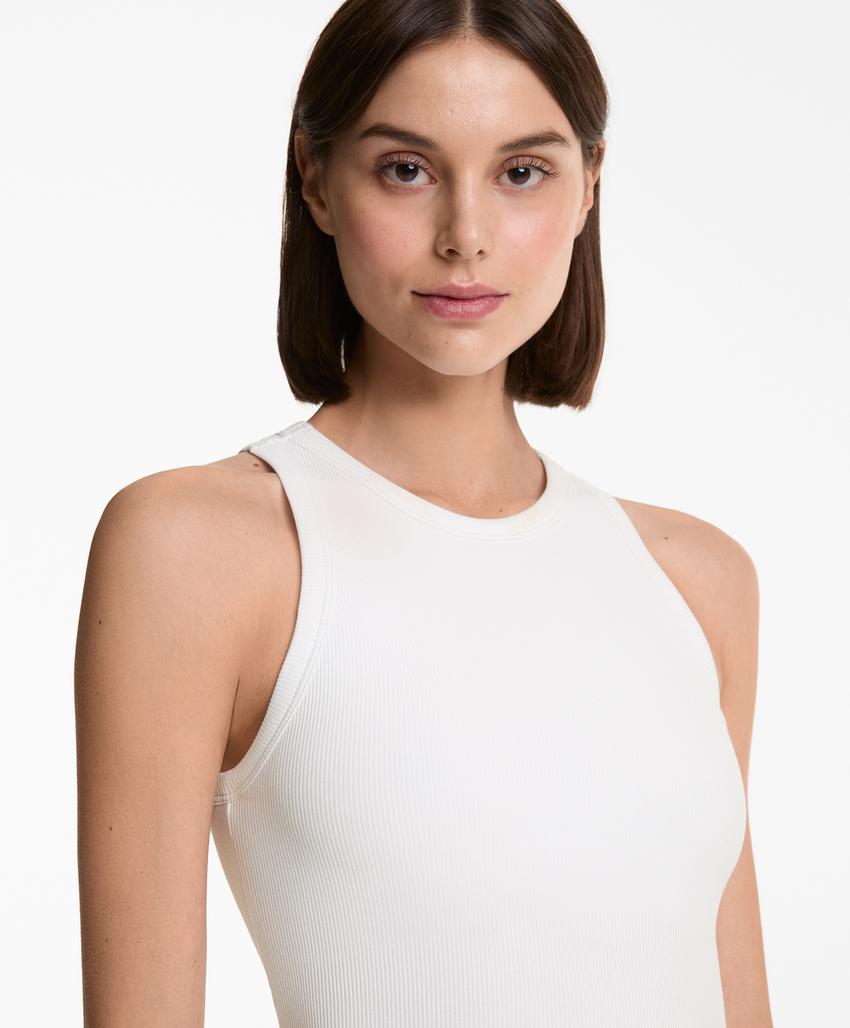 Удлиненный топ-майка в рубчик из смесового модала