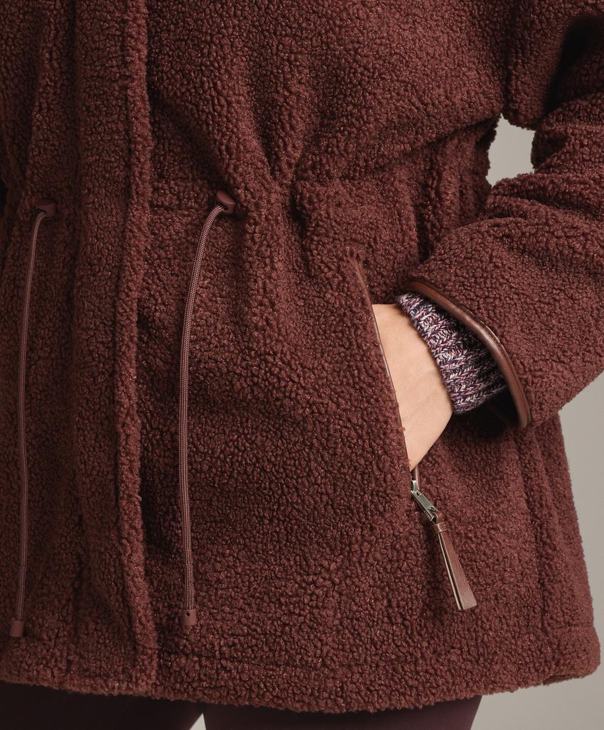 Куртка из искусственной овчины с регулируемой талией