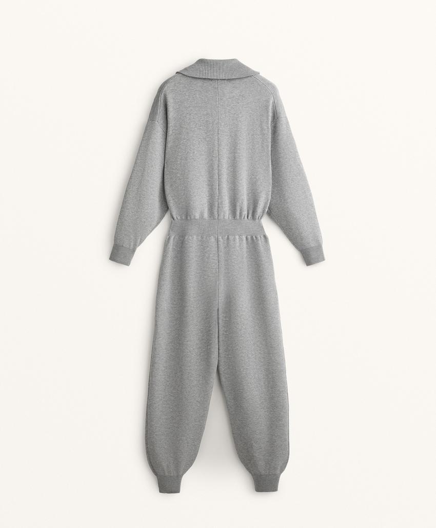 Длинный вязаный комбинезон с молнией до середины груди