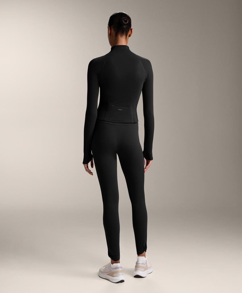 Легкая и теплая высокотехнологичная куртка с отстрочкой