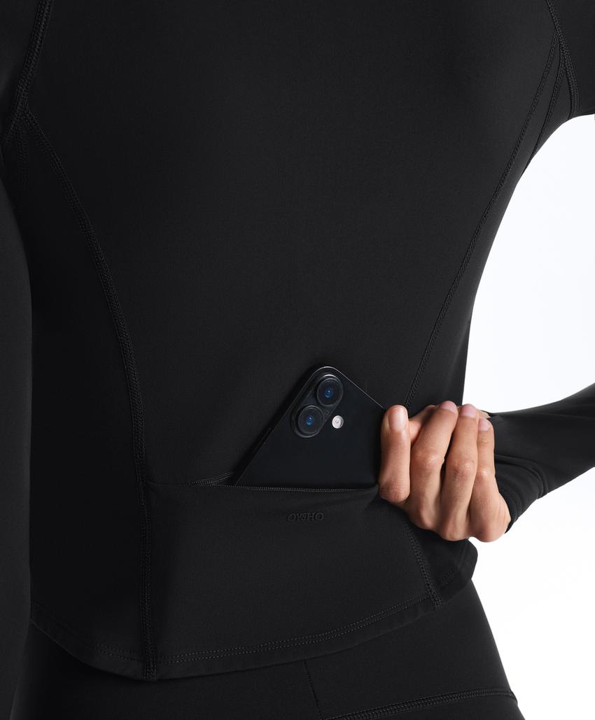 Легкая и теплая высокотехнологичная куртка с отстрочкой