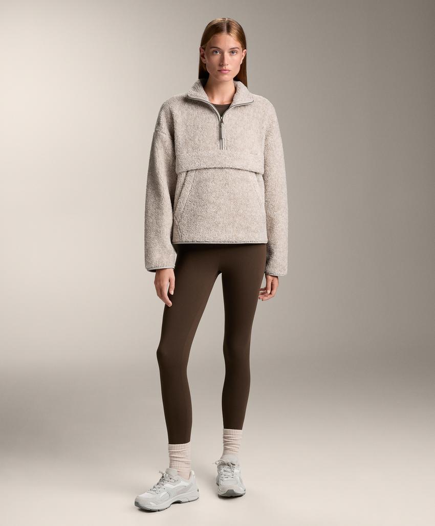 Толстовка из искусственной овчины с передним карманом