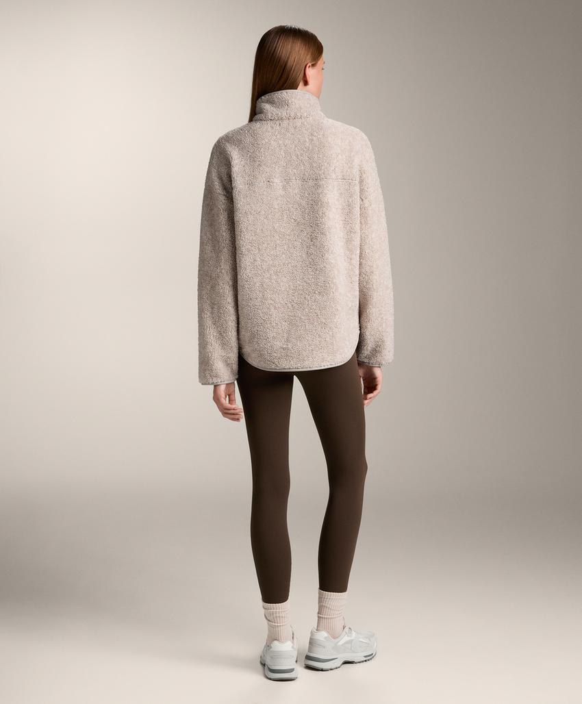 Толстовка из искусственной овчины с передним карманом