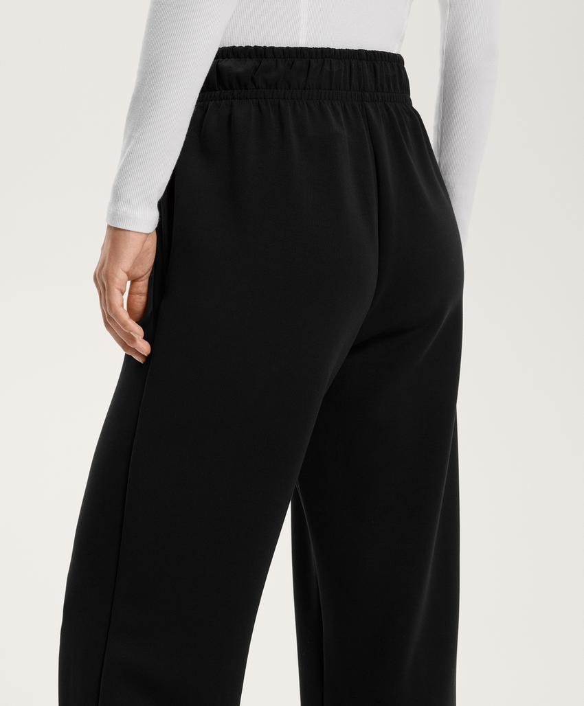 Брюки-джоггеры из мягкого модала