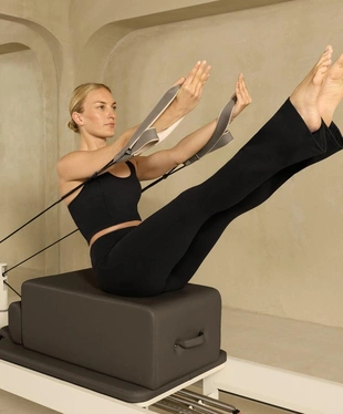 Брюки клеш EVERMOVE с завышенной талией- Заказать в России