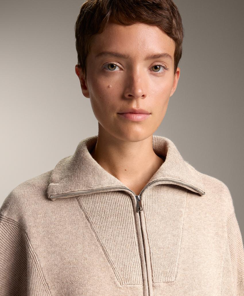 Вязаная куртка с воротником в рубчик