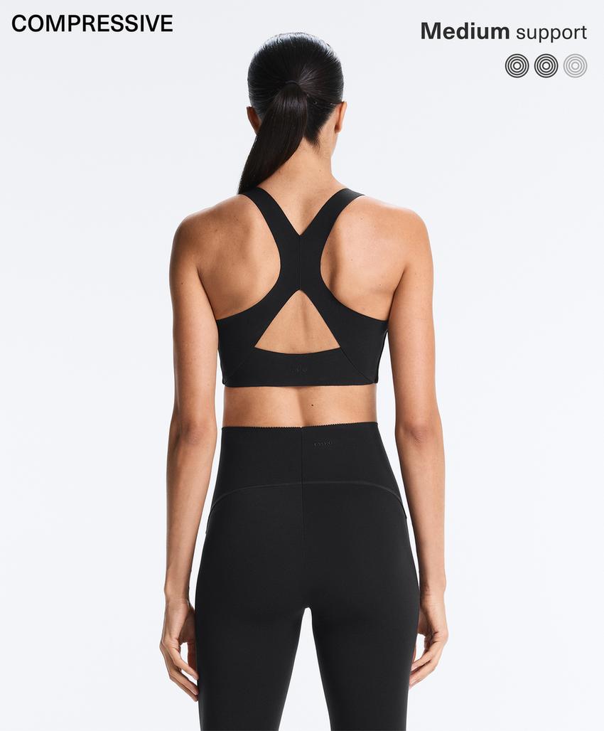 Бюстгальтер Compressive с чашками и средней степенью поддержки