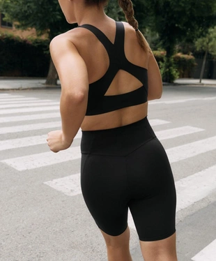 Бюстгальтер COMPRESSIVE с чашками и средней степенью поддержки- Заказать в России