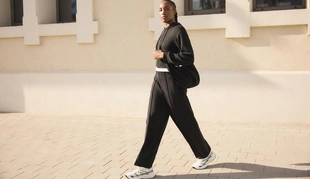 Прямые брюки с рельефным швом из модала с мягкой отделкой- Заказать в России