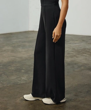 Прямые брюки с рельефным швом из модала с мягкой отделкой- Заказать в России